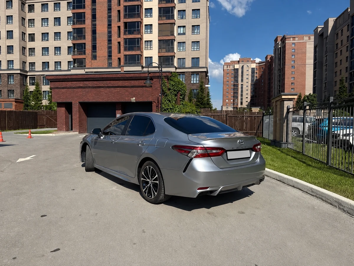 Toyota Camry, вид сзади